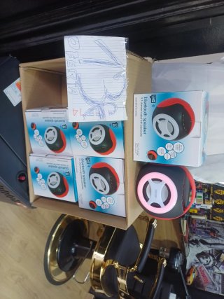 Altavoz Denver Negro y Rojo