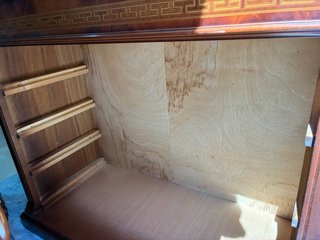Cómoda de madera noble
