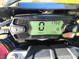 RIEJU MR 300-2025 - Casi a estrenar (469km Y 16h)