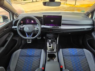 Volkswagen Golf 2025