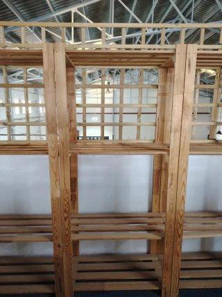 Estantería de madera