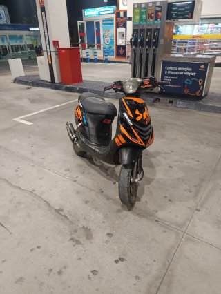 Piaggio Zip SP refrigerada por agua