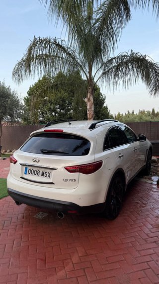 Infiniti QX70 2015