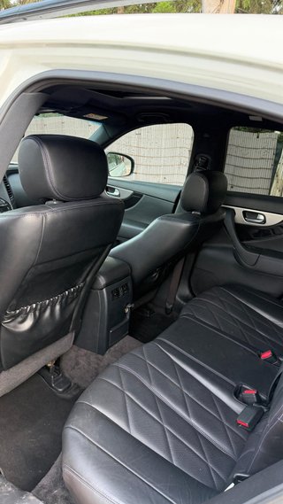 Infiniti QX70 2015