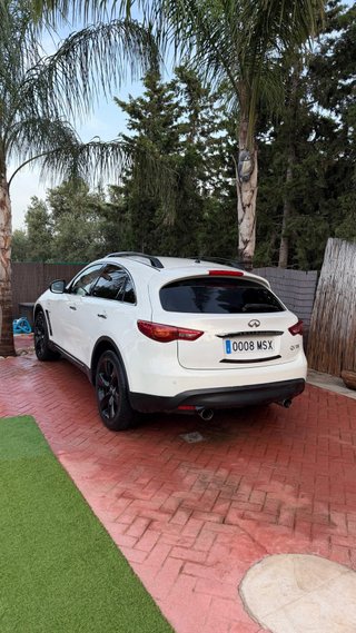 Infiniti QX70 2015