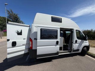 Camper homologada. 5m largo y 3 alto