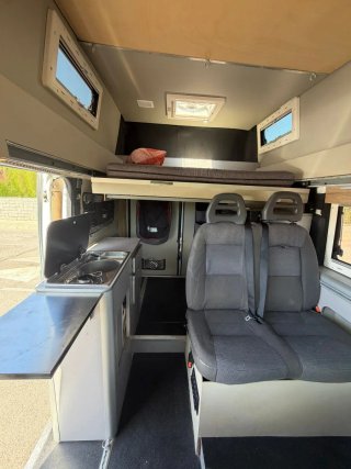 Camper homologada. 5m largo y 3 alto