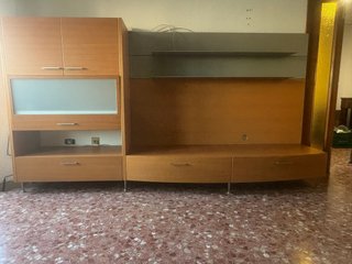 Mueble de salón madera y cristal