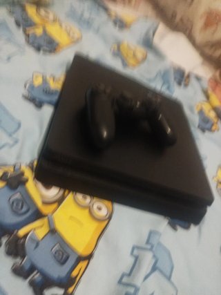 PS4 Slim Negra + Mando + Cables + Juegos