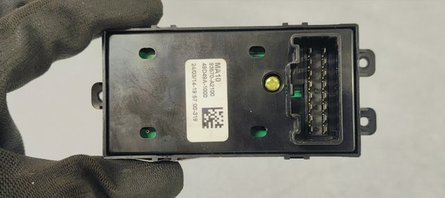 MANDO ELEVALUNAS DELANTERO IZQUIERDO KIA CEE´D 1.