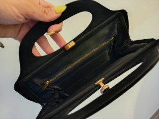 Cartera de mano negra