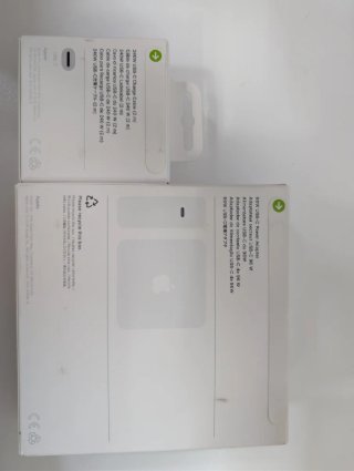 Cargador portátil Apple.