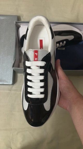 Prada Cup Charol Negro y Blanco Talla 40