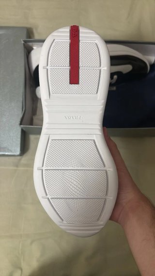 Prada Cup Charol Negro y Blanco Talla 40