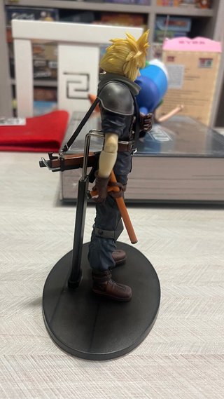 Figura Cloud Crisis Core Final Fantasy VII