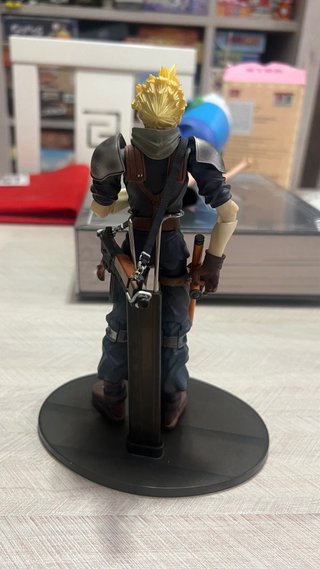 Figura Cloud Crisis Core Final Fantasy VII