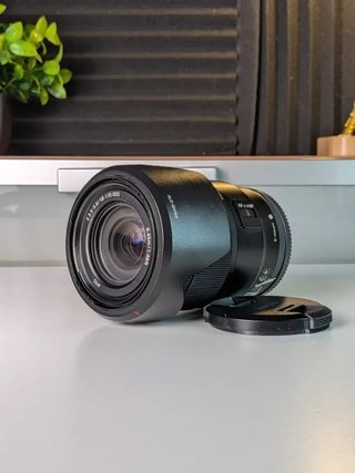 Sony 18-135mm f/3.5-5.6 OSS