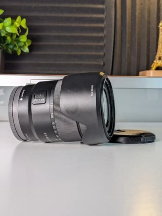 Sony 18-135mm f/3.5-5.6 OSS