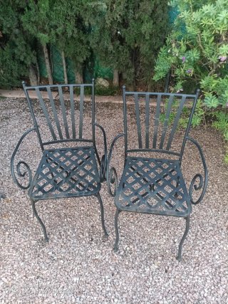 Conjunto jardín: 2 sillas y mesa