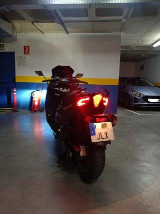 Yamaha TMAX 530 Iron Max 2016 Negra/Dorada