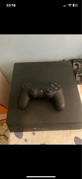 PS4 (PlayStation 4) Nera