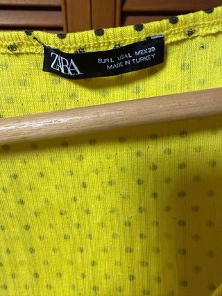 Vestido amarillo de lunares