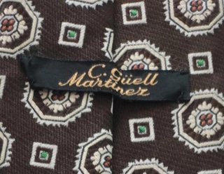 Corbata Marrón con Diseño Geométrico