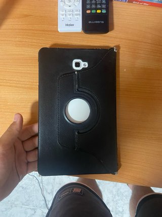Tablet Samsung Blanca con Funda Negra