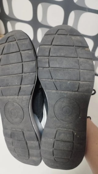 Zapatillas Bilbao y Lola Negras Talla 39
