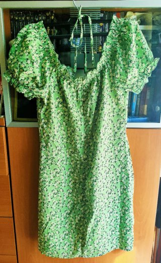 Vestido verde floral de verano