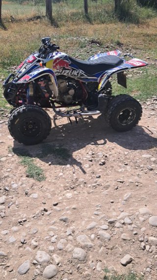 Suzuki LTZ Quad Rojo y Blanco