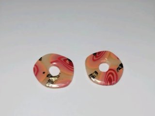 Pendientes artesanales de arcilla polimérica