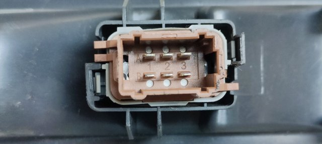 MANDO ELEVALUNAS DELANTERO DERECHO RENAULT ESPACE