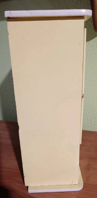 Armario vintage para muñecas