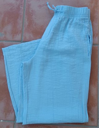 Pantalón azul ligero