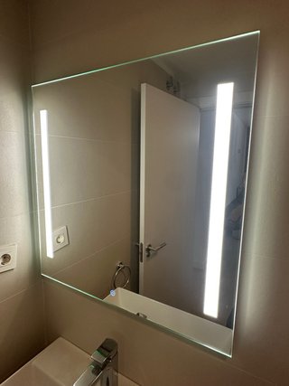 Mueble baño suspendido + Lavabo porcelana +grifo