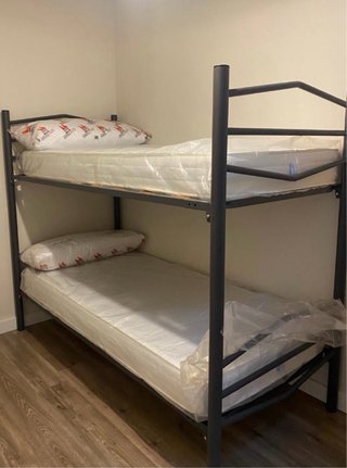 Literas con 2 colchones y 2 almohadas