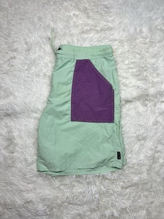 HUF Bañador/Short verde menta con bolsillos morado