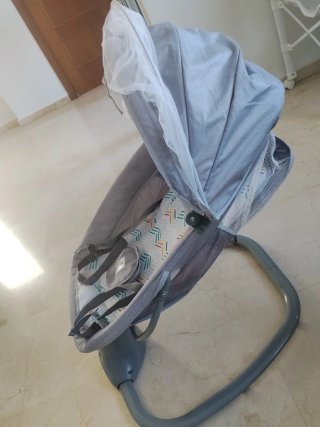 Mecedora eléctrica para bebé