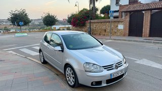 Volkswagen Golf v 2.0tdi