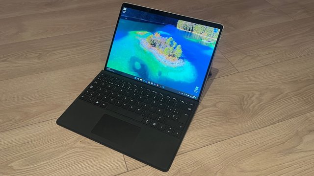 Microsoft Surface Pro 8 i7-1185G7 - 16GB RAM
