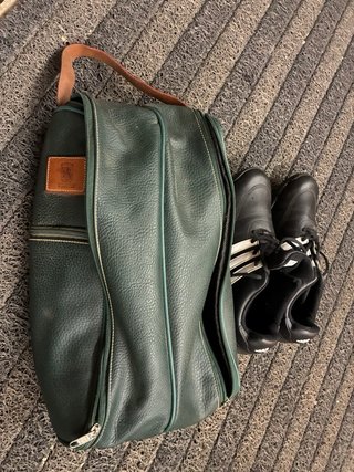 Zapatos de golf Adidas negros y blancos