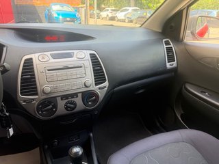 Hyundai i20 2010 solo 150.000 km UNICO DUEÑO 80€/M
