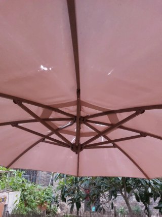 Ombrellone da giardino beige e marrone