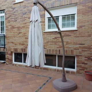 Sombrilla de jardín beige y marrón