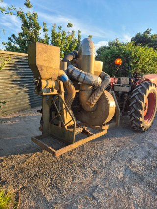 Máquina recolectora de avellanas