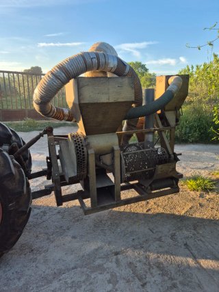Máquina recolectora de avellanas