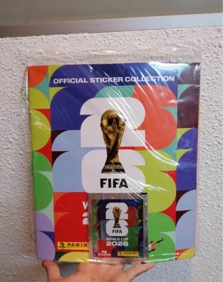 Álbum y 2 sobres Panini Mundial FIFA 2026