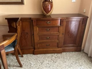 Aparador de madera clásico