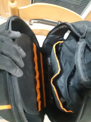 Mochila Beta Negra y Naranja